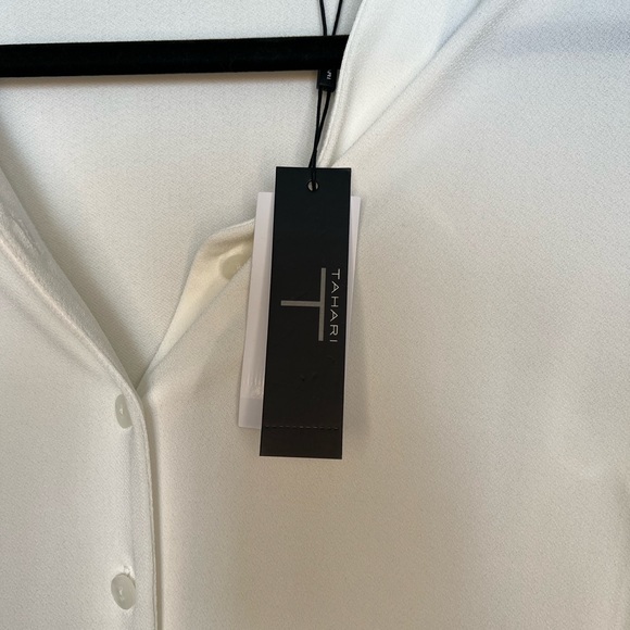 Tahari Ivory Blouse. Size X-Small. NWT. long sleeve and lightweight. - Picture 4 of 5